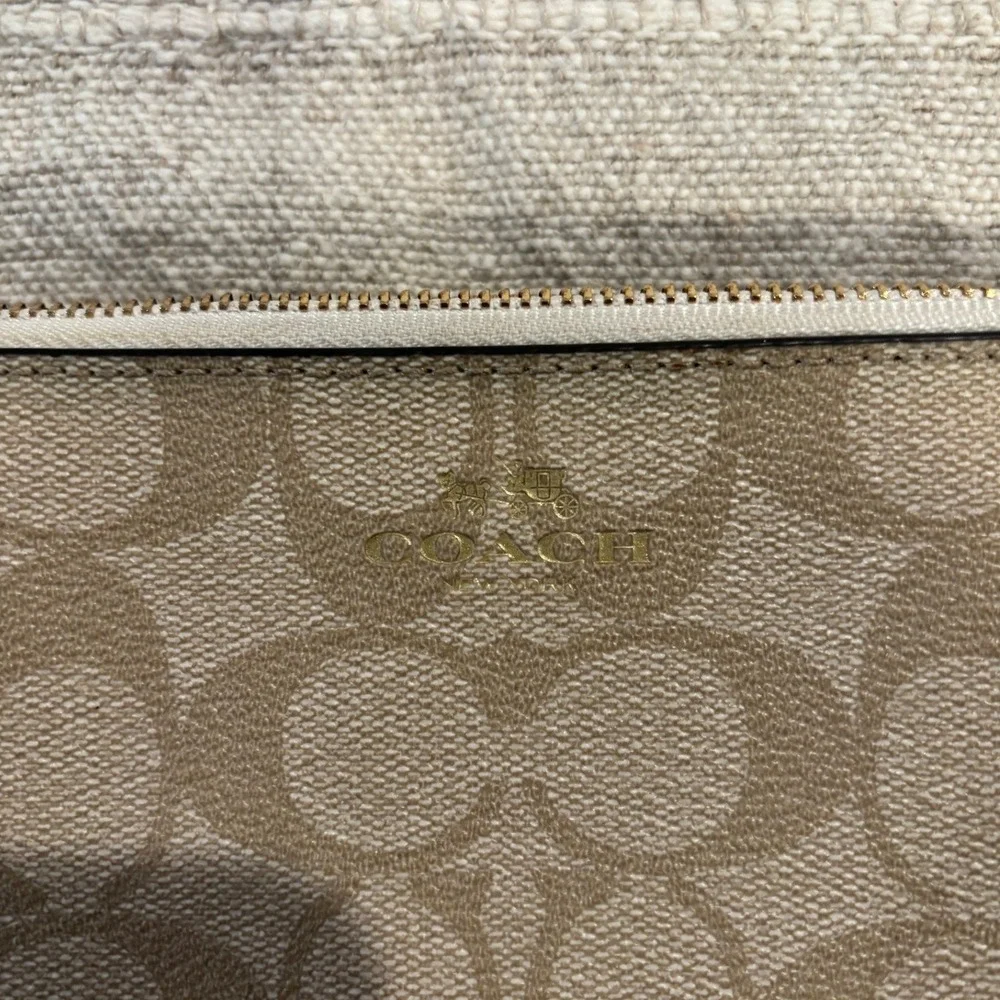 Coach Signature Canvas Double Corner Zip Wristlet Khaki / Chalk White